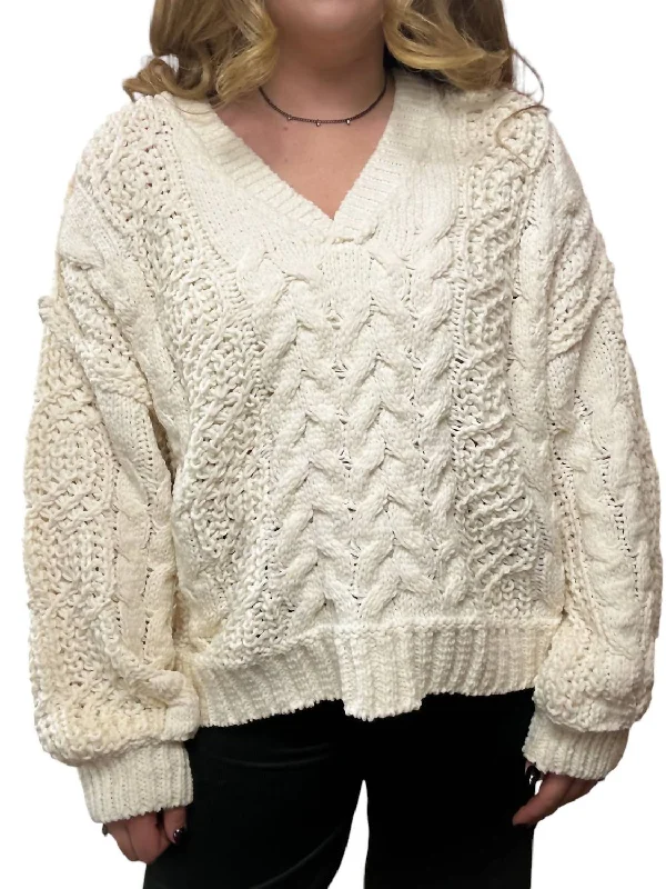 Thermal Knit TopsV-Neck Chenille Sweater In White